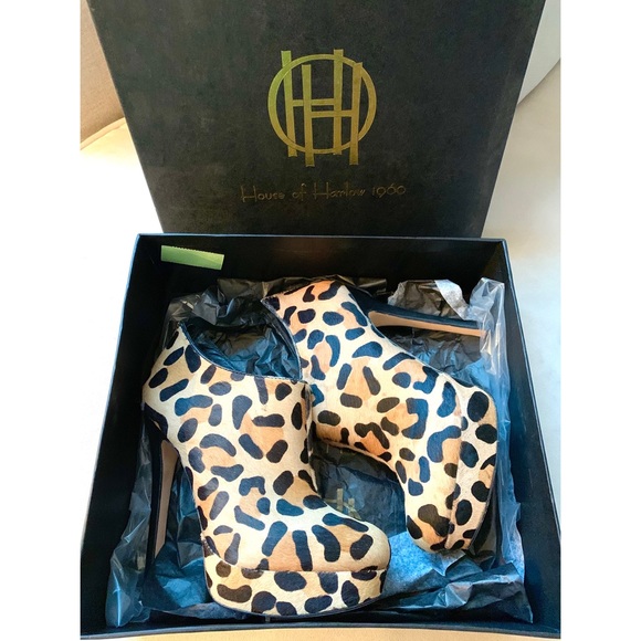 HOUSE OF HARLOW 1960 Animal Print Ankle Boots - Picture 6 of 8